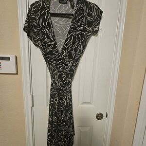 New York and Company Vintge  Black and White Patterned Wrap Dress
